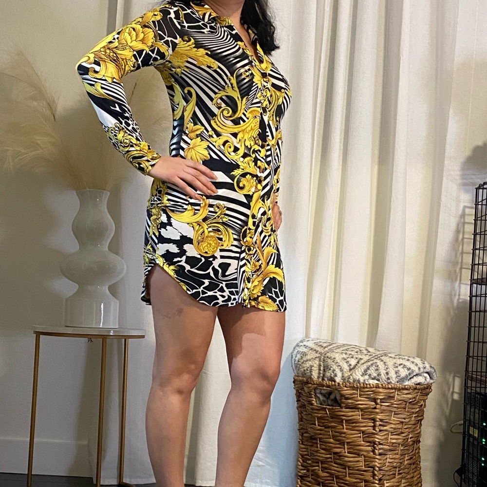 Dresses - Picture 3 of 3